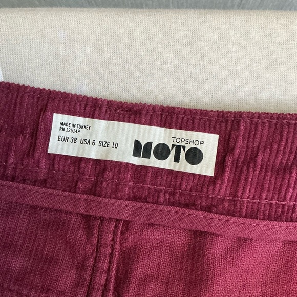 Topshop Moto Burgundy Mini Skirt with Front Zipper Size 10 - Picture 6 of 6